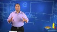 Señor en un salón virtual explica una lección