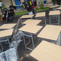 Estudiantes estrenan pupitres