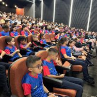 Niños y niñas medallistas de OLCOMEP