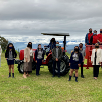 Entrega oficial de equipo de agricultura de precisión