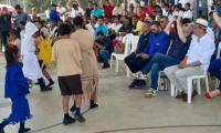 Estudiantes celebran la llegada del mes patrio